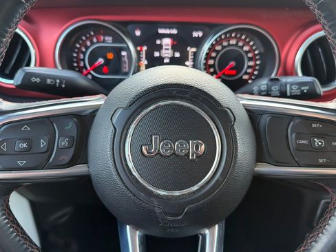 Used 2018 Jeep Wrangler Unlimited Rubicon w/ Safety Group AWD/4WD image 23