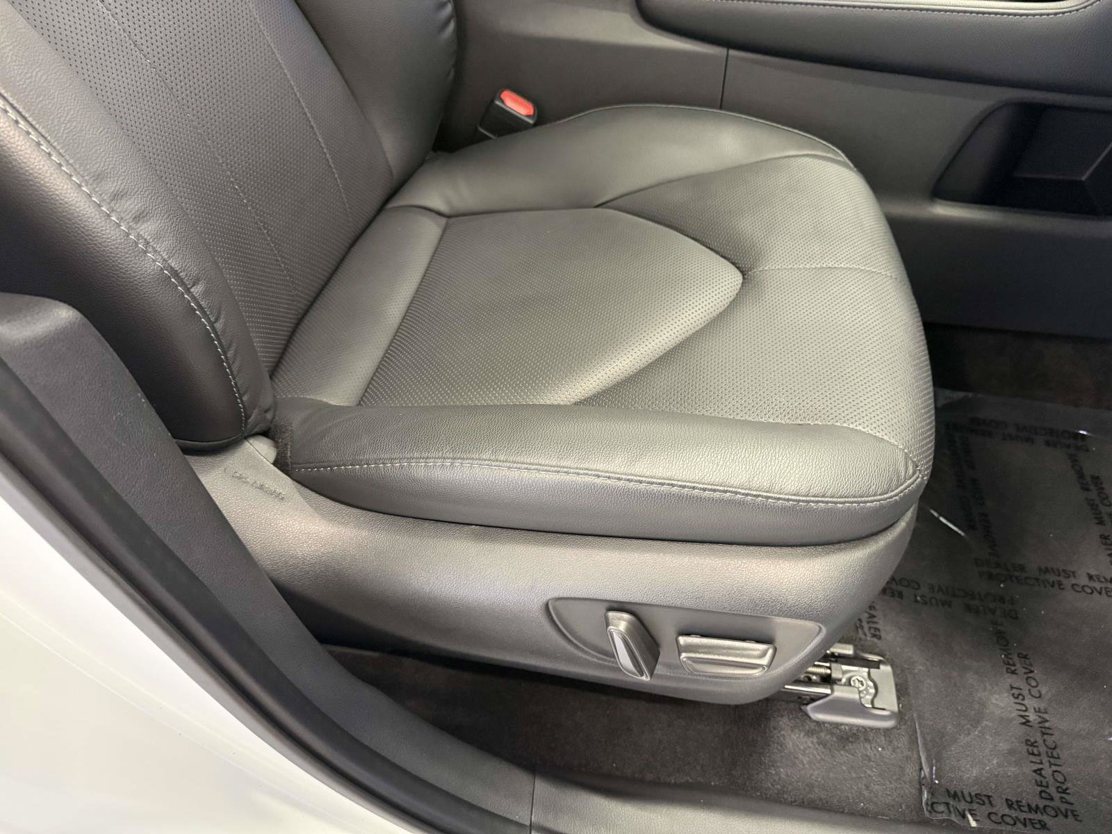 Used 2024 Toyota Grand Highlander AWD image 15