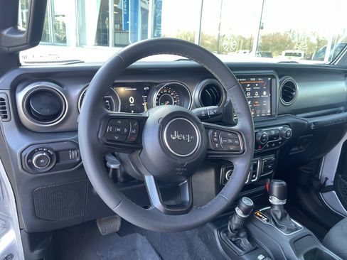 Used 2023 Jeep Wrangler Sport S image 16