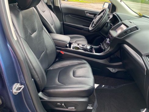 Used 2019 Ford Edge Titanium w/ Cold Weather Package AWD/4WD image 26