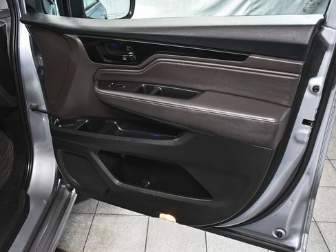 Used 2023 Honda Odyssey Touring image 14