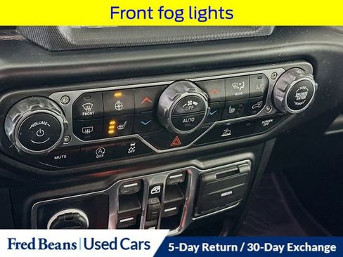 Used 2022 Jeep Wrangler Unlimited Sahara w/ Cold Weather Group image 20