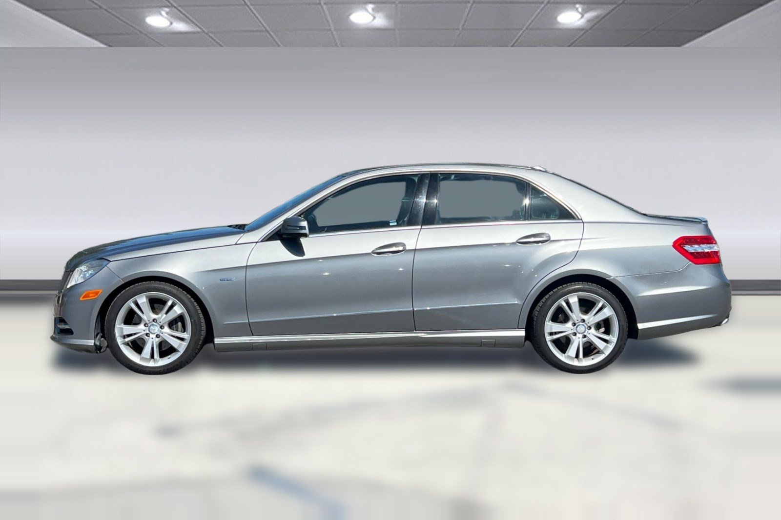 Used 2012 Mercedes-Benz E 350 Sedan image 2