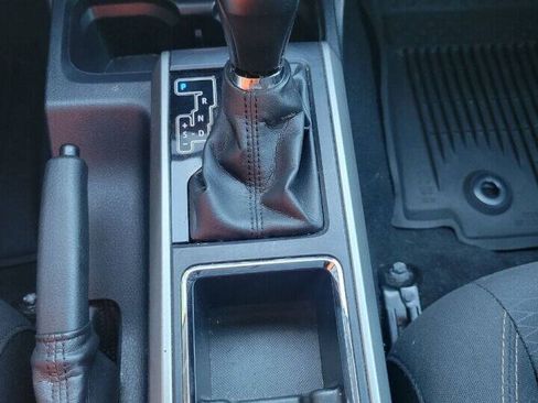 Used 2017 Toyota Tacoma SR5 w/ Tow Package RWD image 23