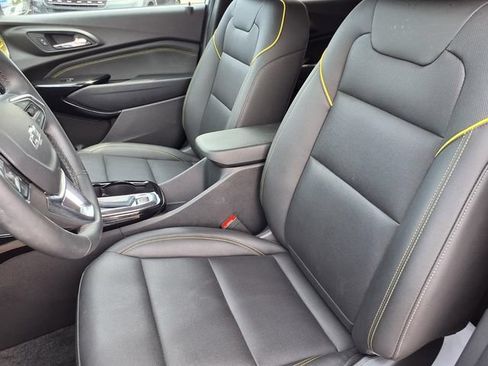 Used 2024 Chevrolet Trax ACTIV w/ Sunroof Package FWD image 3