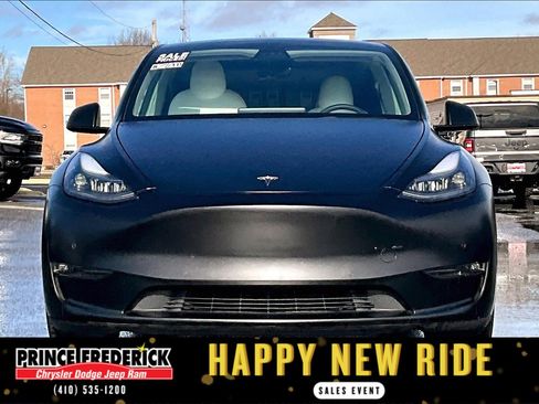 Used 2021 Tesla Model Y Performance image 2