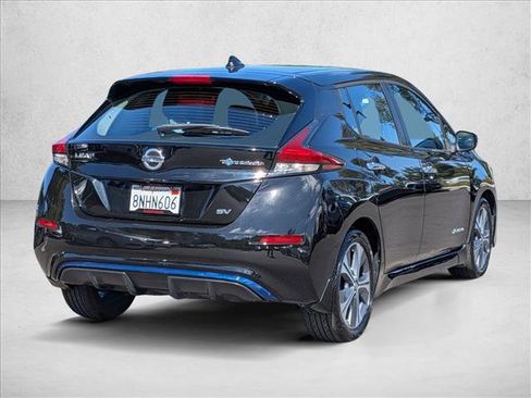 Used 2019 Nissan Leaf SV w/ SV Technology Package FWD image 5