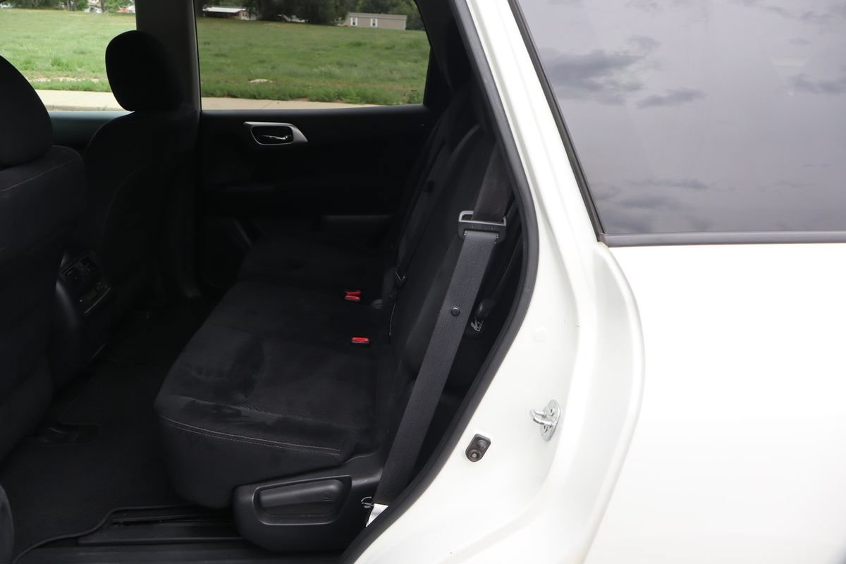 Used 2016 Nissan Pathfinder SV AWD/4WD image 20