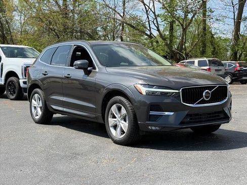 Used 2022 Volvo XC60 B5 Momentum AWD/4WD image 2