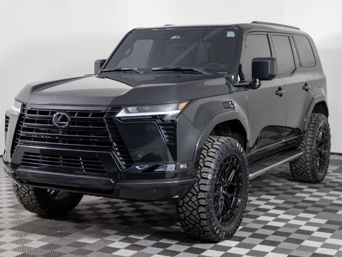 Used 2026 Lexus GX 550 w/ Accessory Package (2T) image 2