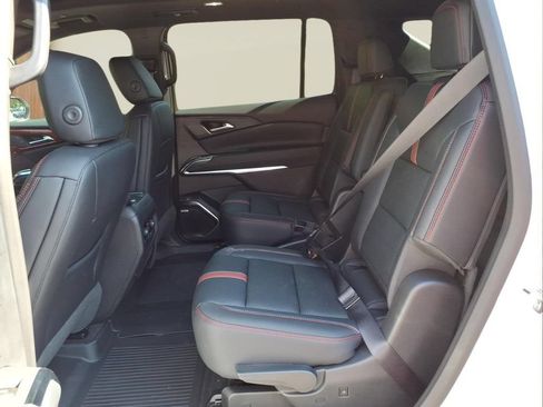 New 2026 Chevrolet Traverse RS w/ LPO, Floor Liner Package FWD image 22