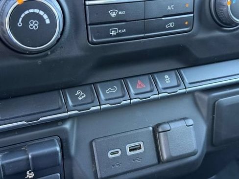 Used 2021 Chevrolet Silverado 1500 Custom Trail Boss w/ LPO, Dark Essentials Package AWD/4WD image 25