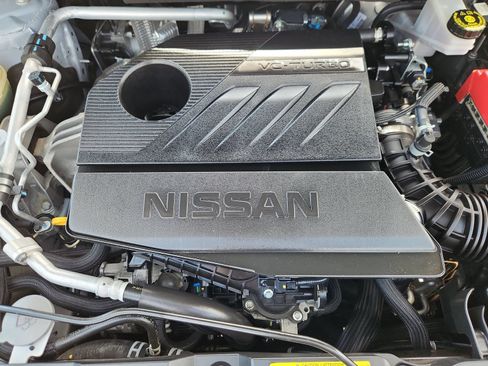 Used 2023 Nissan Rogue SV AWD/4WD image 17
