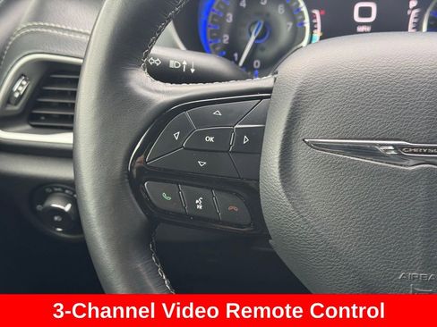 Used 2021 Chrysler Pacifica Touring-L w/ Uconnect Theater Family Group image 36