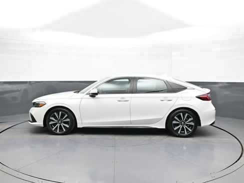 Certified 2024 Honda Civic EX-L image 9