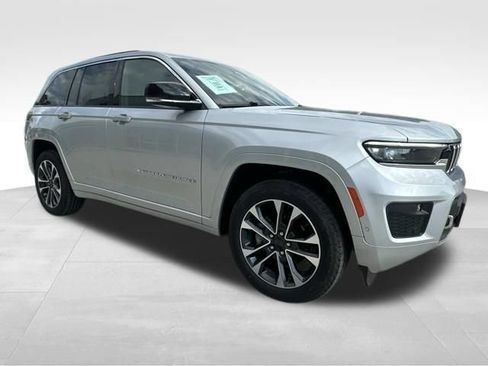 Used 2022 Jeep Grand Cherokee Overland AWD/4WD image 9
