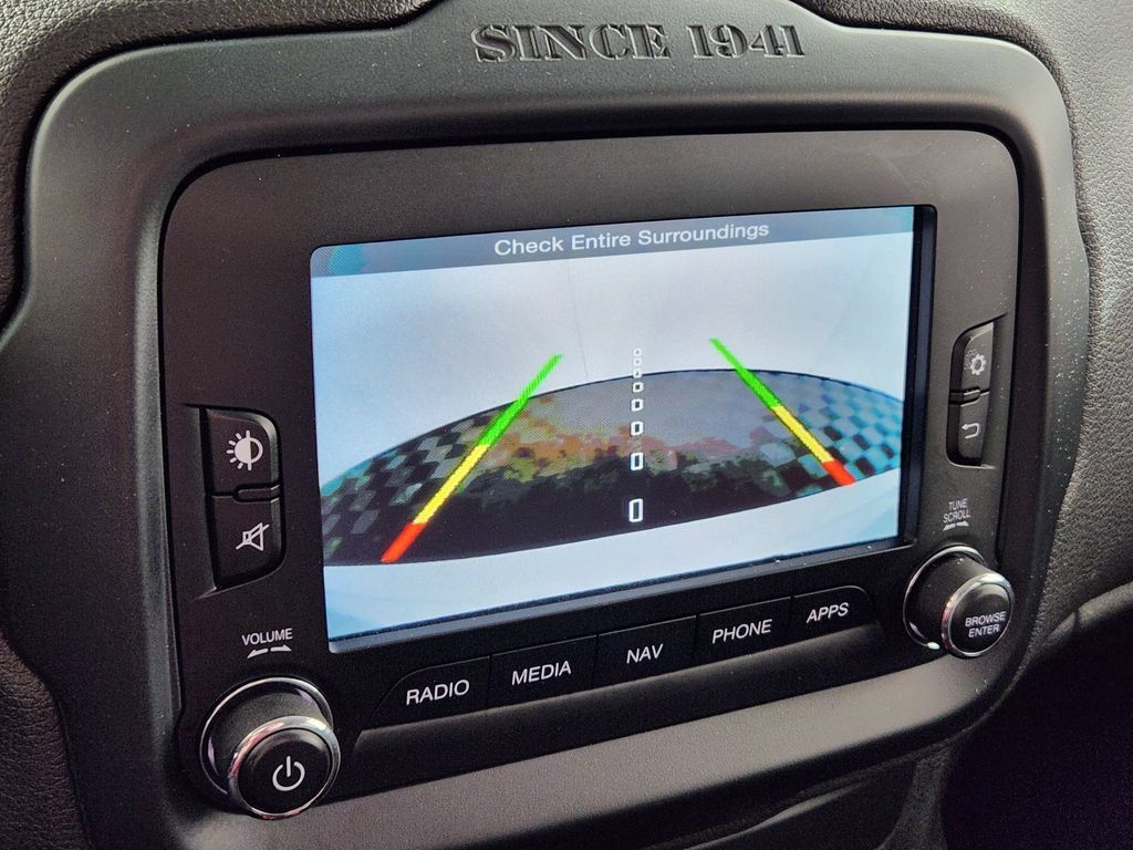 Used 2016 Jeep Renegade Trailhawk AWD/4WD image 22