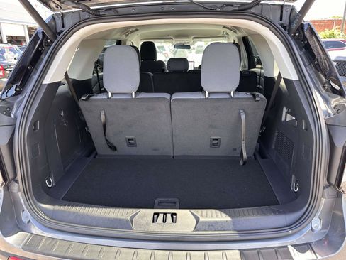 Used 2026 Ford Explorer Active AWD/4WD image 8