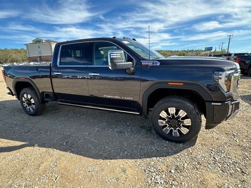 New 2026 GMC Sierra 2500 Denali w/ Denali Reserve Package AWD/4WD image 2