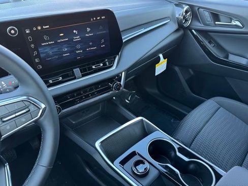 New 2026 Chevrolet Equinox LT AWD/4WD image 18