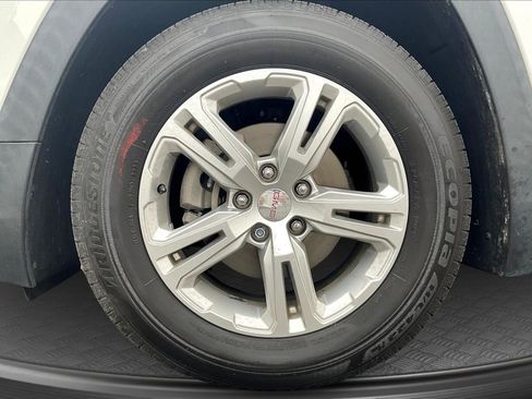 Used 2020 GMC Terrain SLE w/ Driver Convenience Package image 9