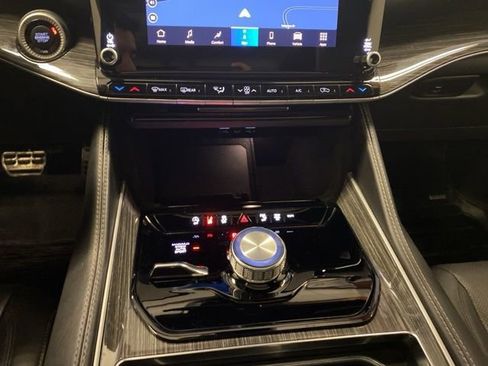 Used 2022 Jeep Wagoneer Series II w/ Premium Group I image 15