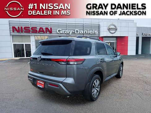 New 2026 Nissan Pathfinder SL FWD image 7