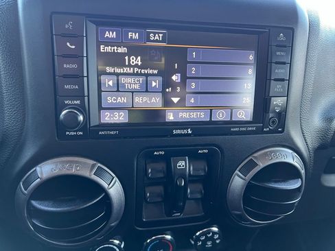 Used 2018 Jeep Wrangler Unlimited Sport AWD/4WD image 30