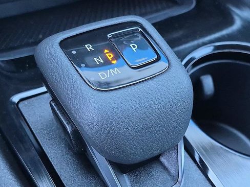 Used 2023 Nissan Rogue SV FWD image 25