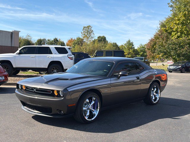 Used 2016 Dodge Challenger R/T w/ Sound Group RWD image 3