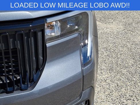 Used 2025 Ford Maverick Lobo AWD/4WD image 9