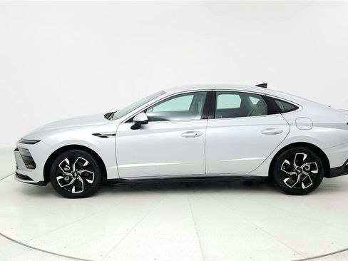 Used 2024 Hyundai Sonata SEL FWD image 2