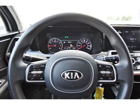 Used 2021 Kia Sorento LX FWD image 16