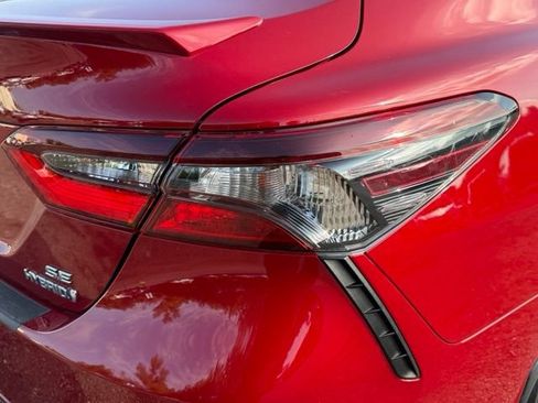 Used 2021 Toyota Camry SE FWD image 14