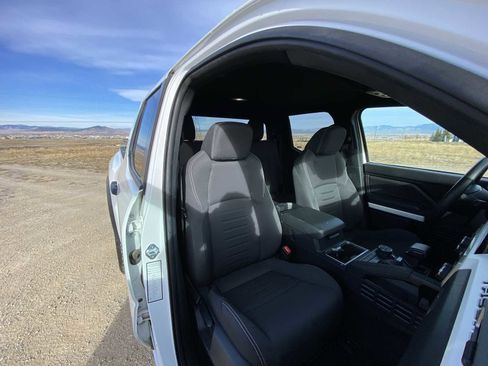 Used 2024 Toyota Tacoma TRD Off-Road image 17