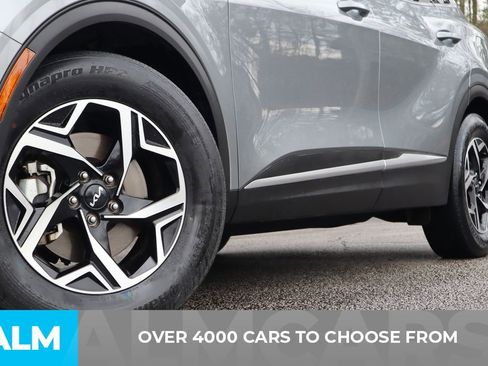 Used 2024 Kia Sportage LX image 3