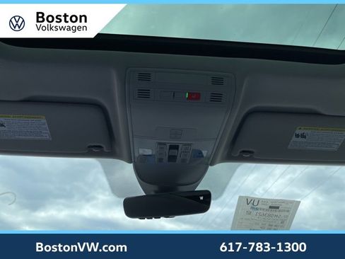 New 2025 Volkswagen Taos SEL image 18