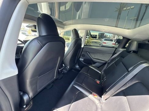 Used 2024 Tesla Model Y Long Range AWD/4WD image 22