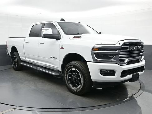 Used 2025 RAM 2500 Laramie AWD/4WD image 2