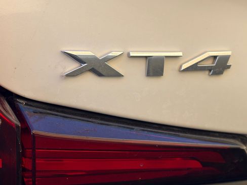 Used 2019 Cadillac XT4 Premium Luxury FWD image 8