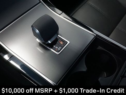 New 2025 Land Rover Range Rover Velar Dynamic SE image 14