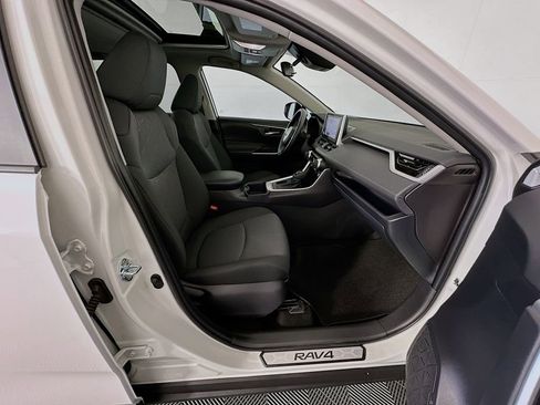 Certified 2025 Toyota RAV4 XLE w/ Convenience Package image 28
