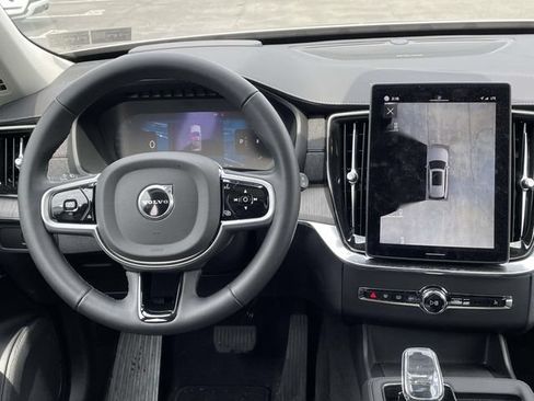 Used 2025 Volvo XC90 B5 Ultra AWD/4WD image 12