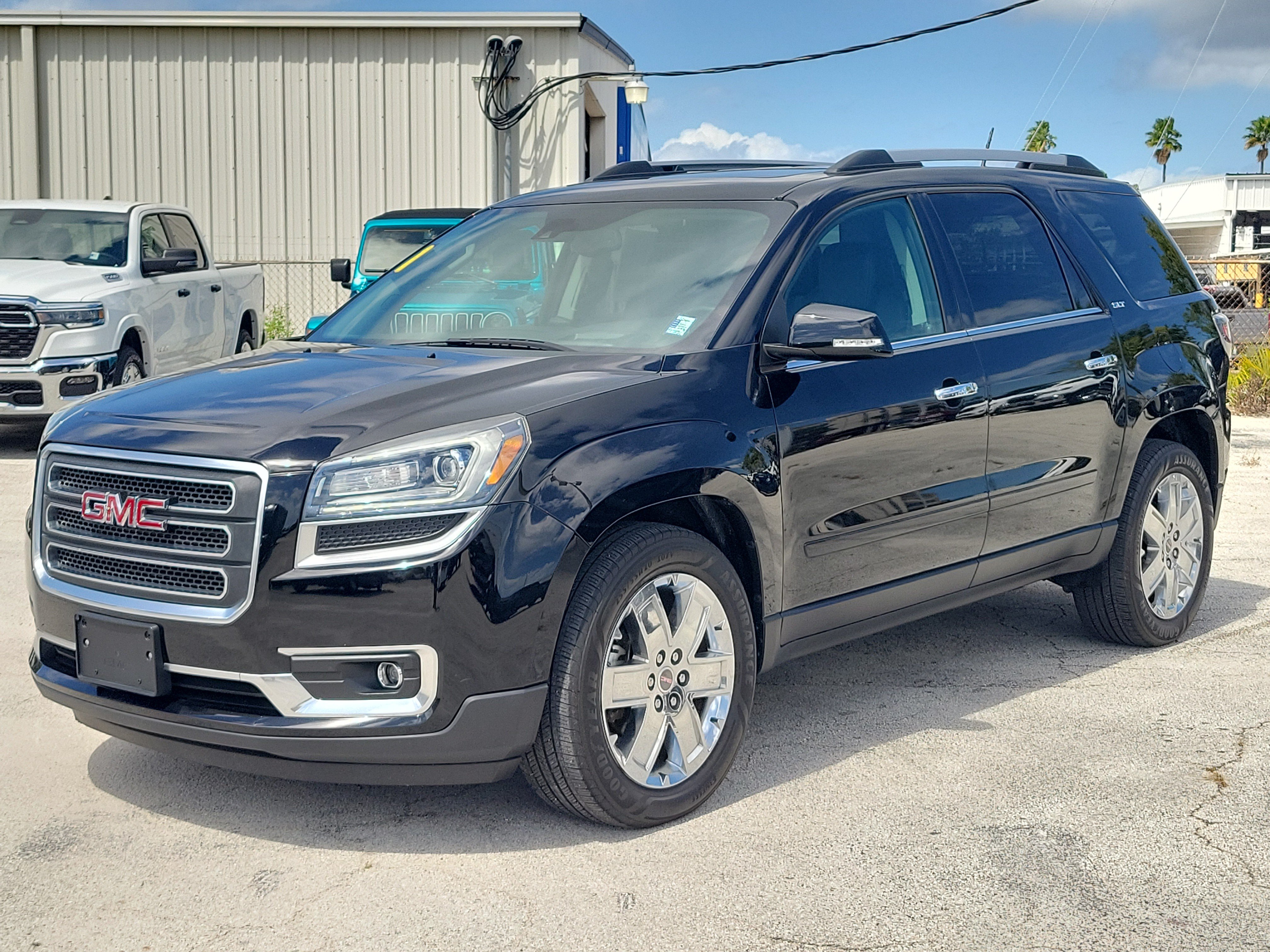 Used 2017 GMC Acadia Limited SLT AWD/4WD image 2