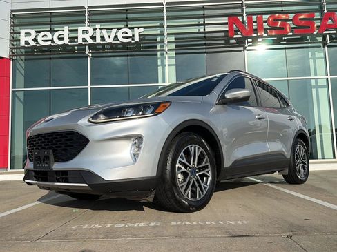 Used 2020 Ford Escape SEL FWD image 2