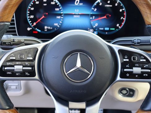 Used 2022 Mercedes-Benz GLS 450 4MATIC w/ AMG Line Exterior image 31