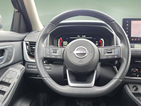 Used 2024 Nissan Rogue Platinum w/ Platinum Premium Package AWD/4WD image 11
