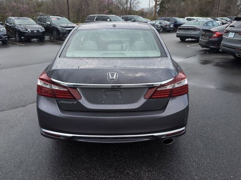 Used 2017 Honda Accord EX-L image 6