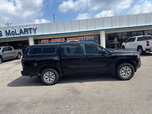 Used 2022 Nissan Frontier SV AWD/4WD image 2