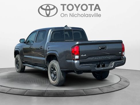 Used 2022 Toyota Tacoma SR image 4